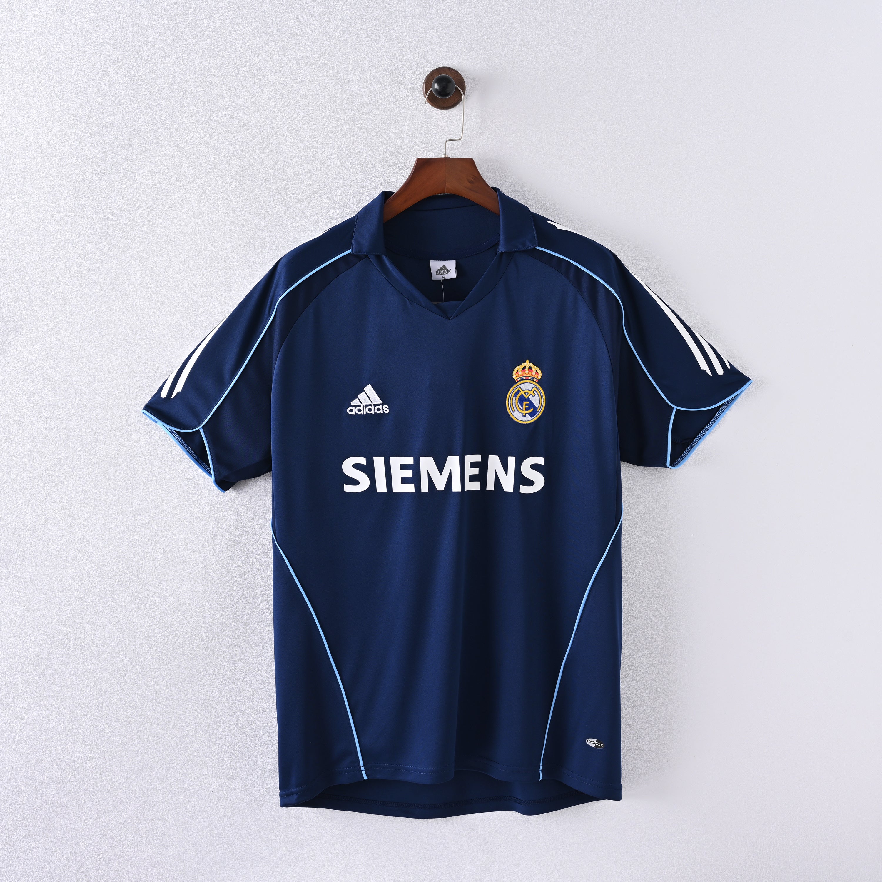 MAILLOT REAL MADRID RETRO VINTAGE XTERIEUR 2005/2006